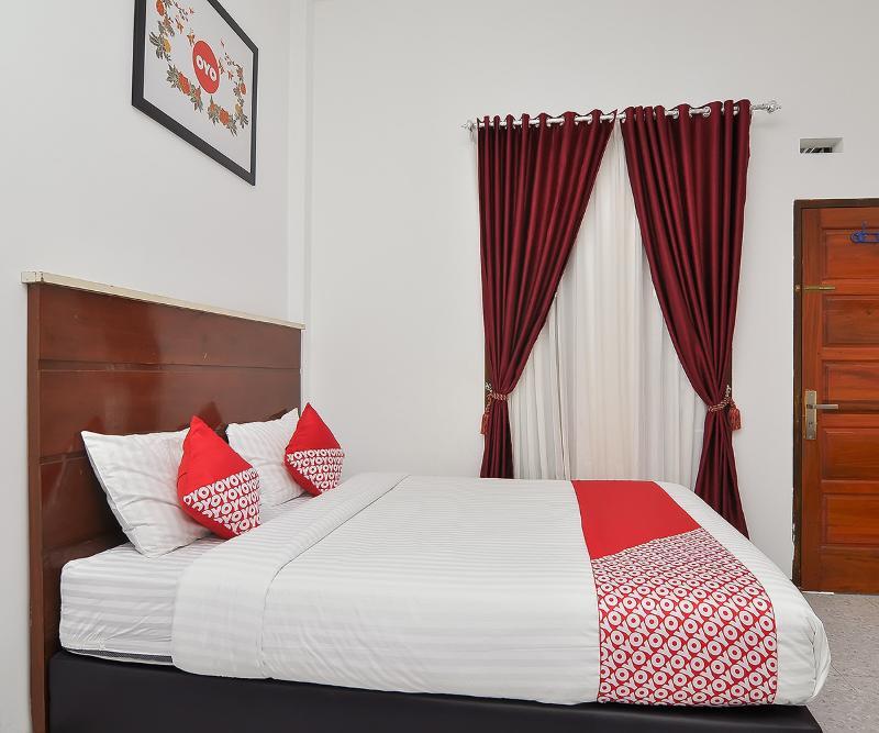 Reddoorz Syariah At Penginapan Eby Padang Exterior photo