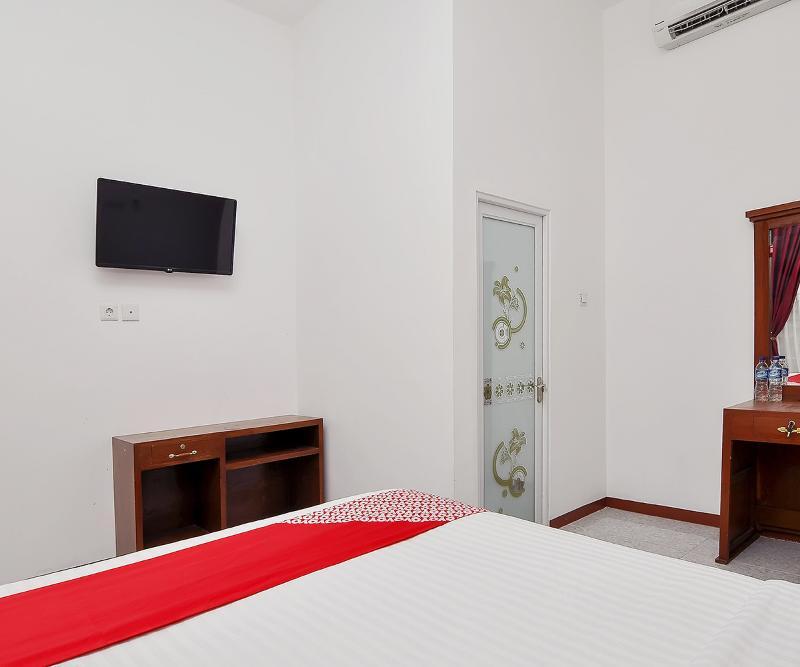 Reddoorz Syariah At Penginapan Eby Padang Exterior photo