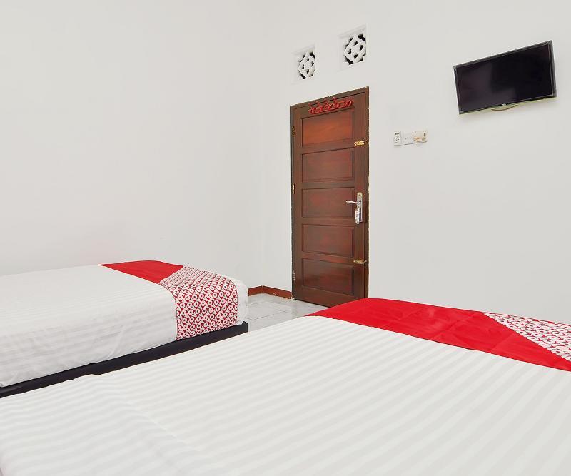 Reddoorz Syariah At Penginapan Eby Padang Exterior photo